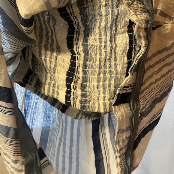 Off shoulder too - Picture 2 of 2